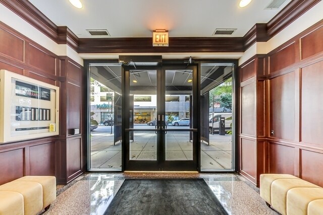 Foto del edificio - 33 W Huron St