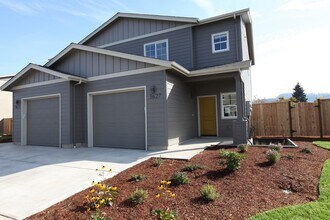 Building Photo - 3625-3627 Phantom Way