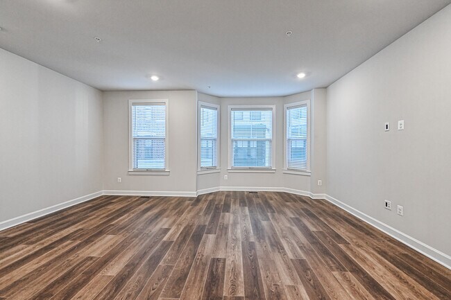 Living Area - 211 Market Sq NW