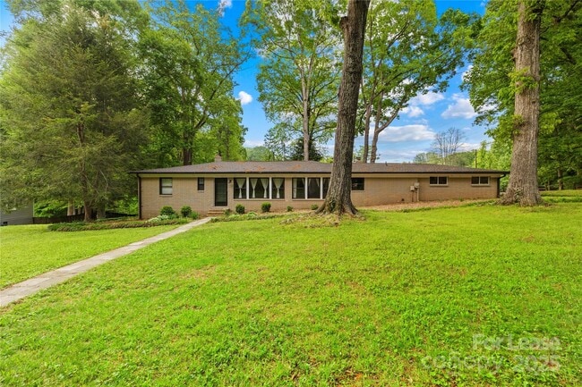 Building Photo - 7022 Lakeside Dr