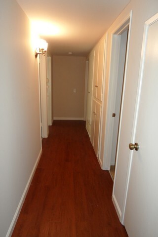 Building Photo - Spacious 6 Bedroom, 3 Bathroom, Single Fam...