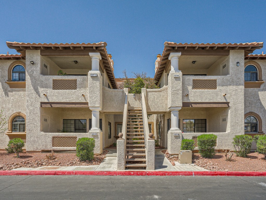 Primary Photo - 1411 Santa Margarita St