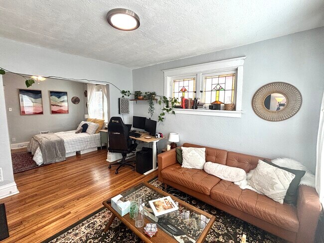 Foto del edificio - 5331 Bancroft Ave