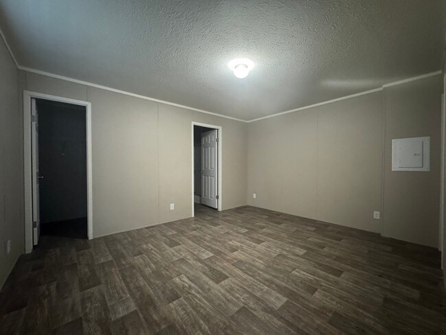 Foto del edificio - 4477 Goldenrod Dr