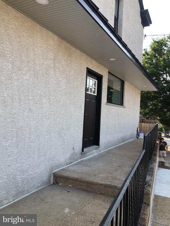 Foto principal - 441 Leverington Ave