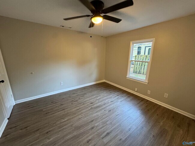 Foto del edificio - 1412 Clinton Ave E