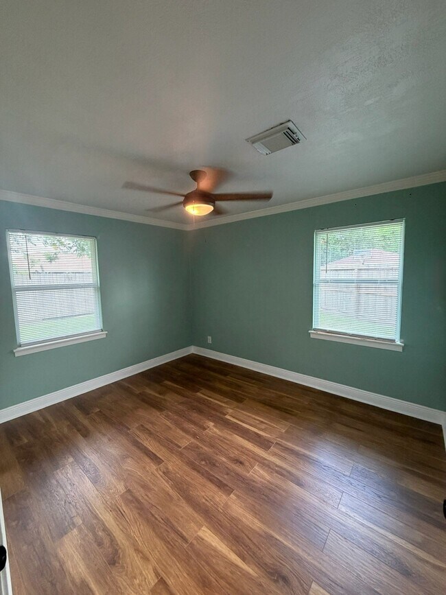 Foto del edificio - 1432 Butler Dr