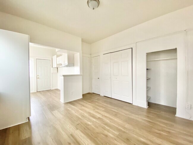Foto del edificio - 543 W 16th St