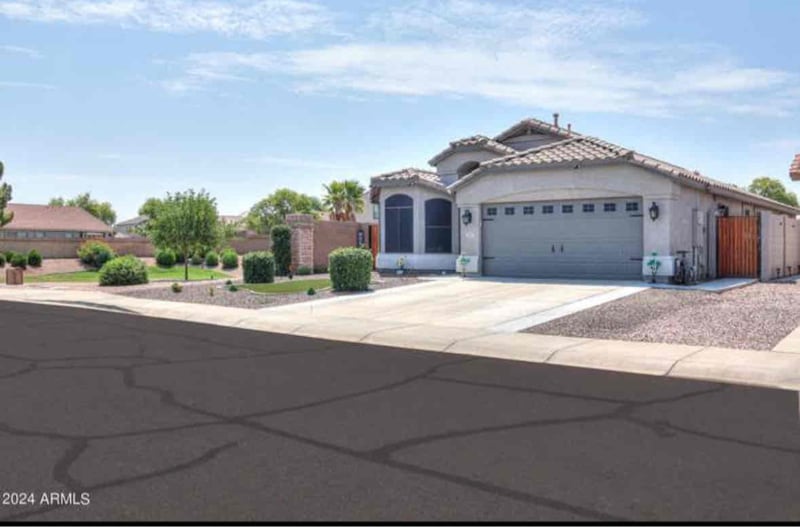 Photo - 323 W Love Rd (San Tan Valley, AZ)