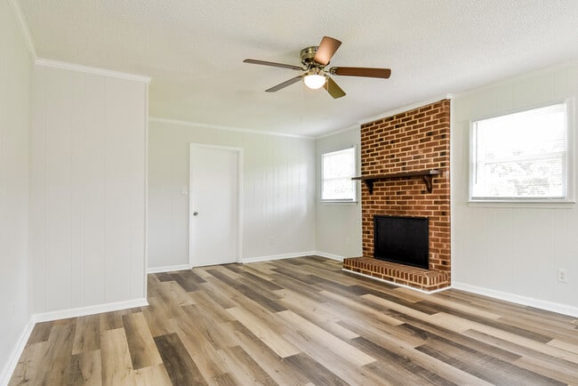 Foto del edificio - 4604 Honey Dew Dr