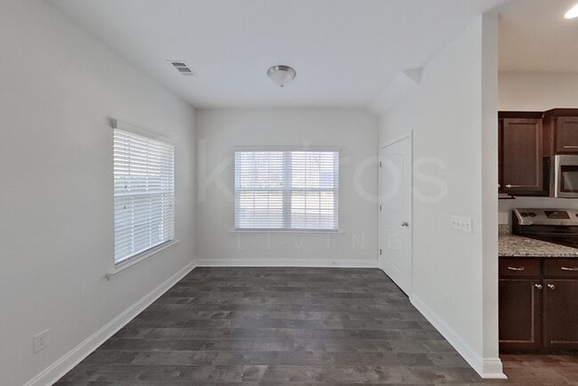 Building Photo - 415 Ferguson Ln