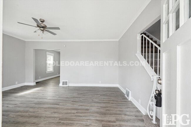 Foto del edificio - 630 Colima Dr