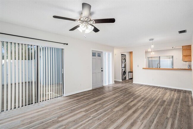 Building Photo - 10701 Crowngate Ln