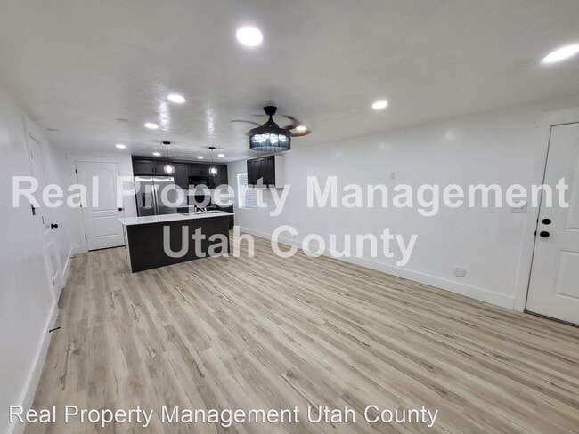 Building Photo - 2 br, 1 bath House - 1867 S Longview Rd #B