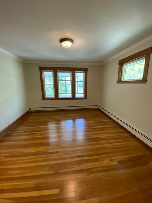 Building Photo - 98 Alpine St