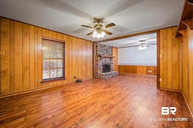 Foto del edificio - 7300 Cypress Ave