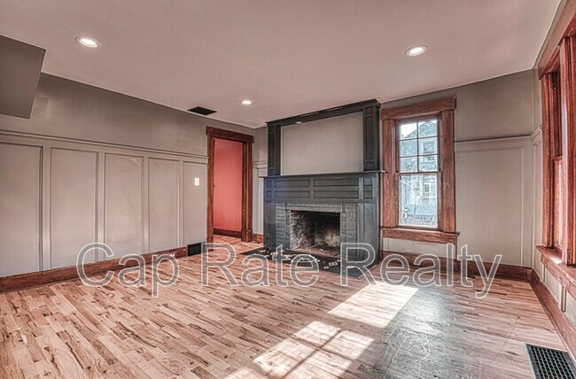 Foto del edificio - 108 S Grove St