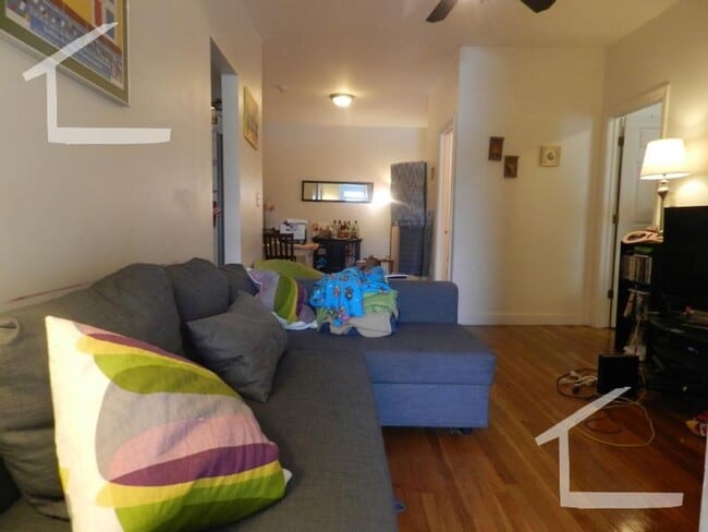 Building Photo - $500 Rebate with Signing! Affordable Apt w 2 baths near Brookline Border.  Heat and Hot Water Inc...