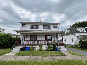 Building Photo - 344 Pear St