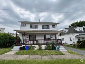 Building Photo - 344 Pear St
