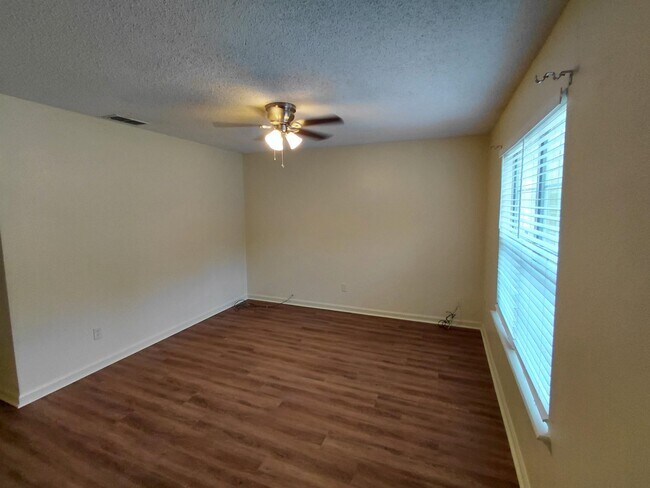 Foto del edificio - 2713 Oak Park Ct