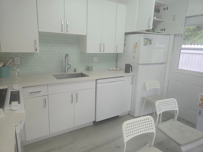 Foto del edificio - 233 SW 15th St
