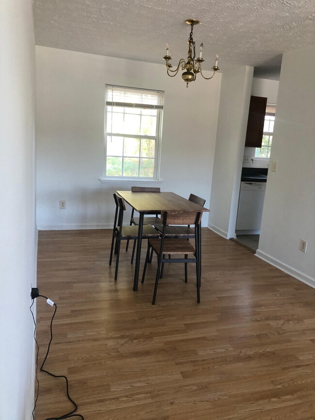 Building Photo - Room in Single Family Home on Renyard Ct