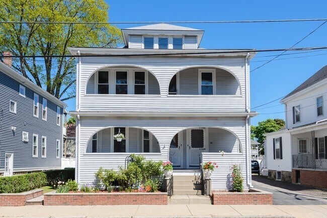 Building Photo - 217 Spring St