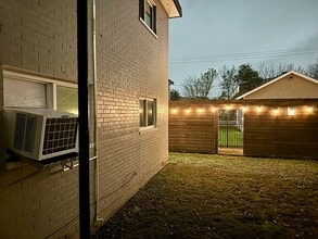 Building Photo - 3906 Rotman St