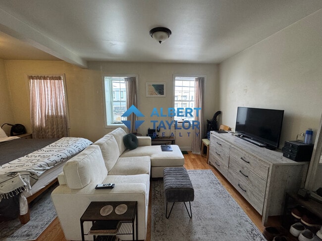 Building Photo - 83 Bolton St