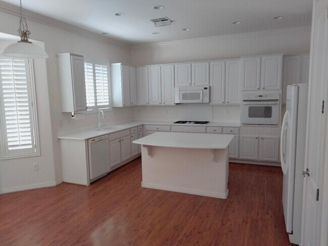 Building Photo - 2180 Waterton Rivers Dr
