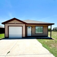 Building Photo - 1716 E 14th St