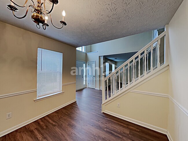 Foto del edificio - 300 Carriage Lake Ln