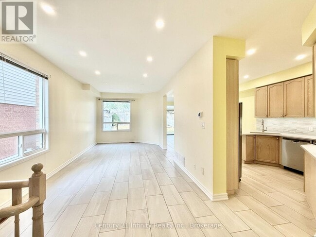 Building Photo - 1171 Springbank Dr