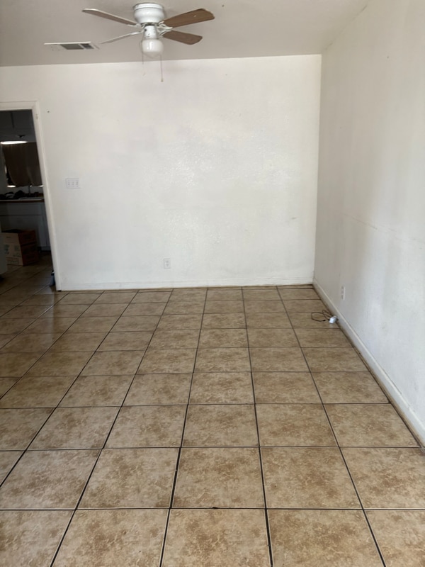 Building Photo - 131 S Lemoore Ave
