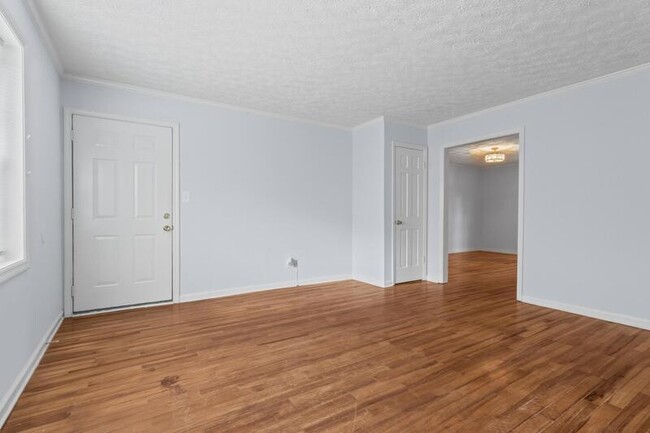 Foto del edificio - 335 Winding River Dr