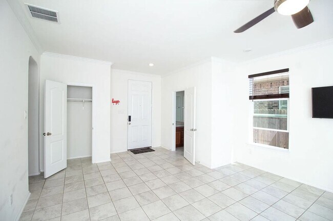 Foto del edificio - 17403 Headstock Rd
