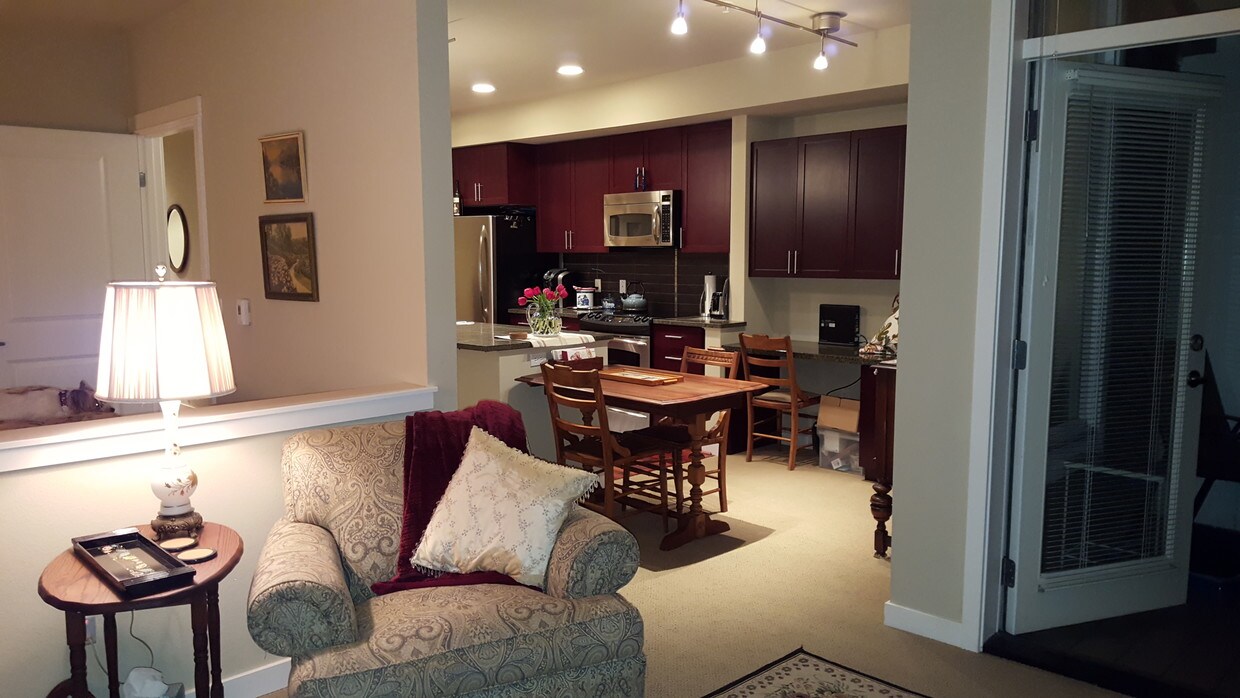 125 Ferncliff Ave NE Unit E248, Bainbridge Island, WA 98110 Condo for