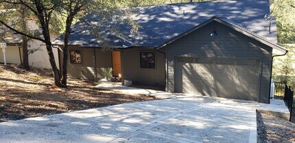 Building Photo - 16325 Tee Rd