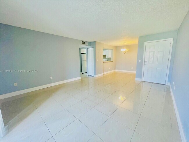 Building Photo - 1231 SW 46th Ave