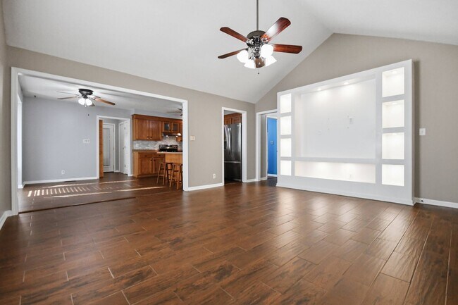 Foto del edificio - 3515 Clearwater Dr