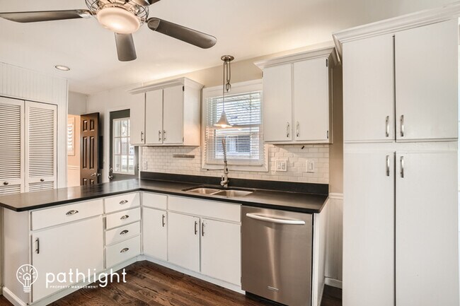 Building Photo - 1108 South Haddow Avenue, Arlington Height...