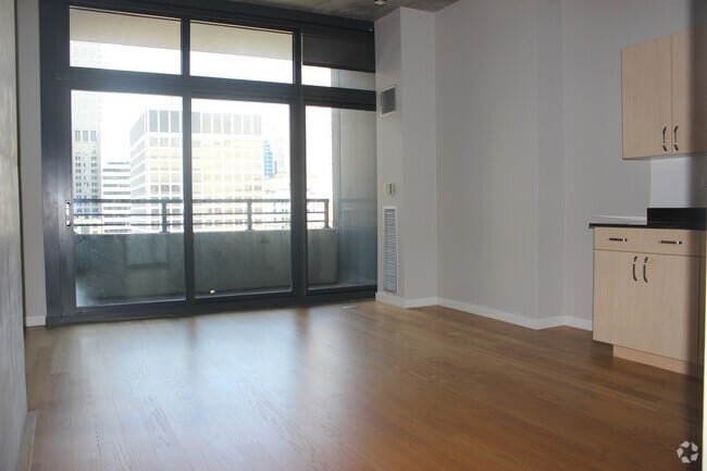 Building Photo - 235 W Van Buren St