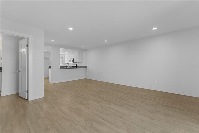 Building Photo - 14523 Freeman Ave