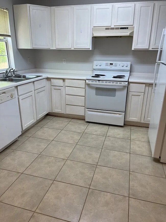 Photo - 3 Bedroom 2.5 Bathroom Townhome