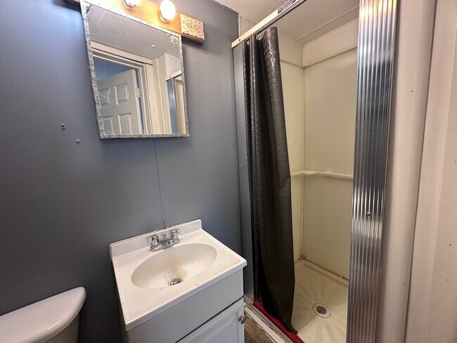 Building Photo - 514-B Main-E