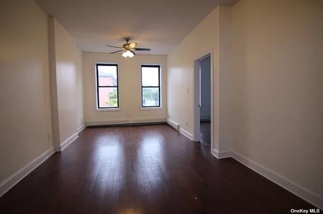 Foto del edificio - 636 Central Ave