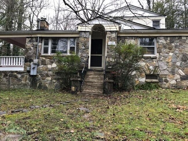 Building Photo - Montreat Rental!
