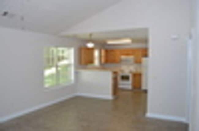 Building Photo - Cute 1 Bedroom 1 Bath with Bonus Room!