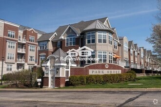 Building Photo - 3872 S Lake Dr
